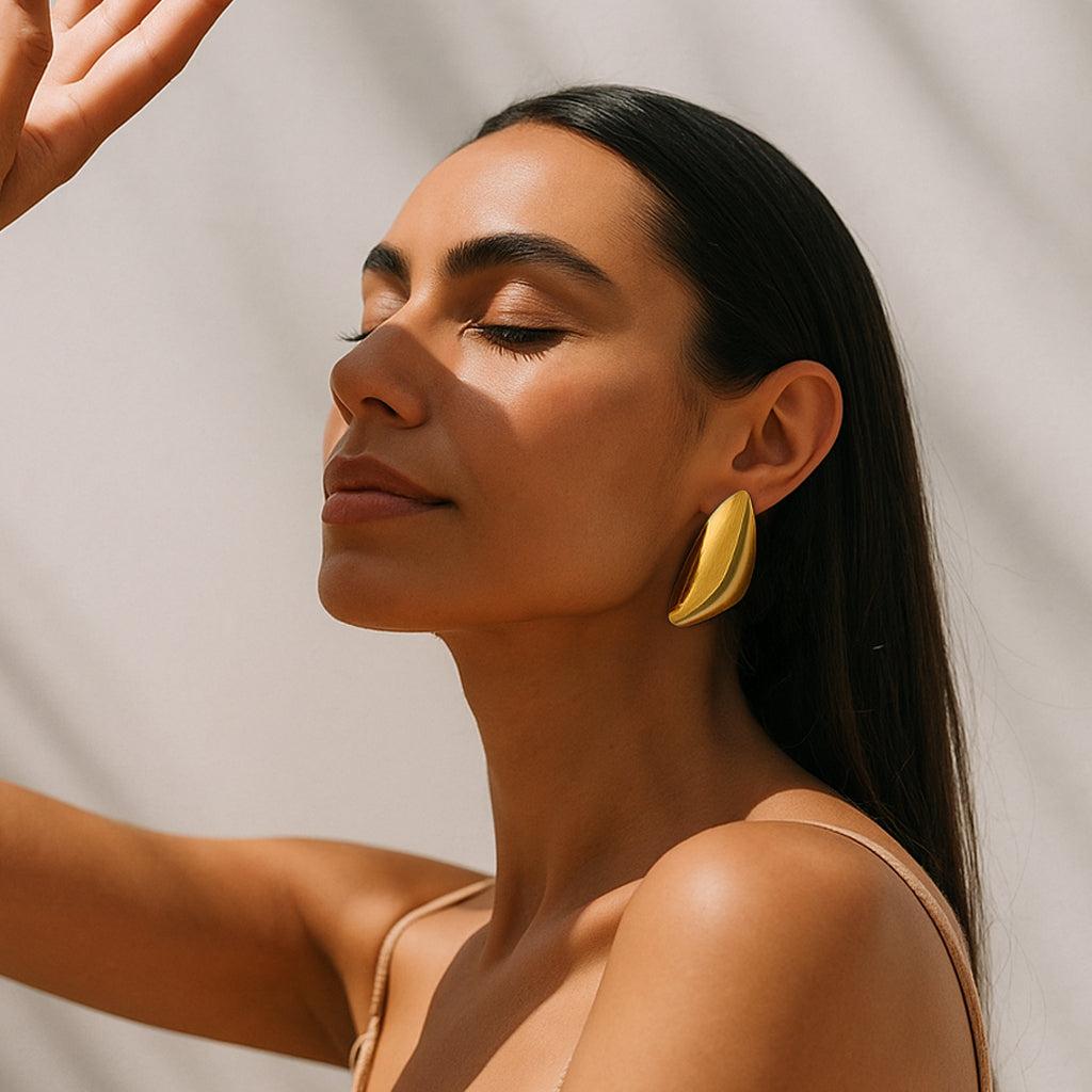 How to Wear Heavy Earrings Without Ear Pain