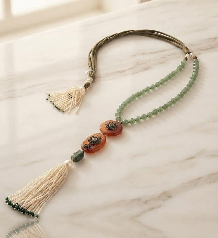 Bohemian Green Stone Lariat Necklace – Rich Earthy Green Natural Stone Lariat in Versatile Drape Style