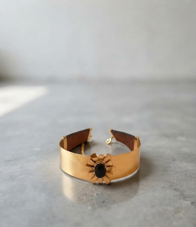 Metal Blast Single-Stone Sunburst Choker styled view