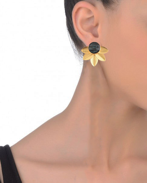 Petite Nature Earrings – 29mm Drop, Handcrafted with 18K Gold-Plated Elegance
