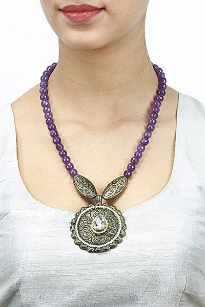 Victoria Necklace - Elegant Brass with 22K Gold Finish, 71mm x 63mm