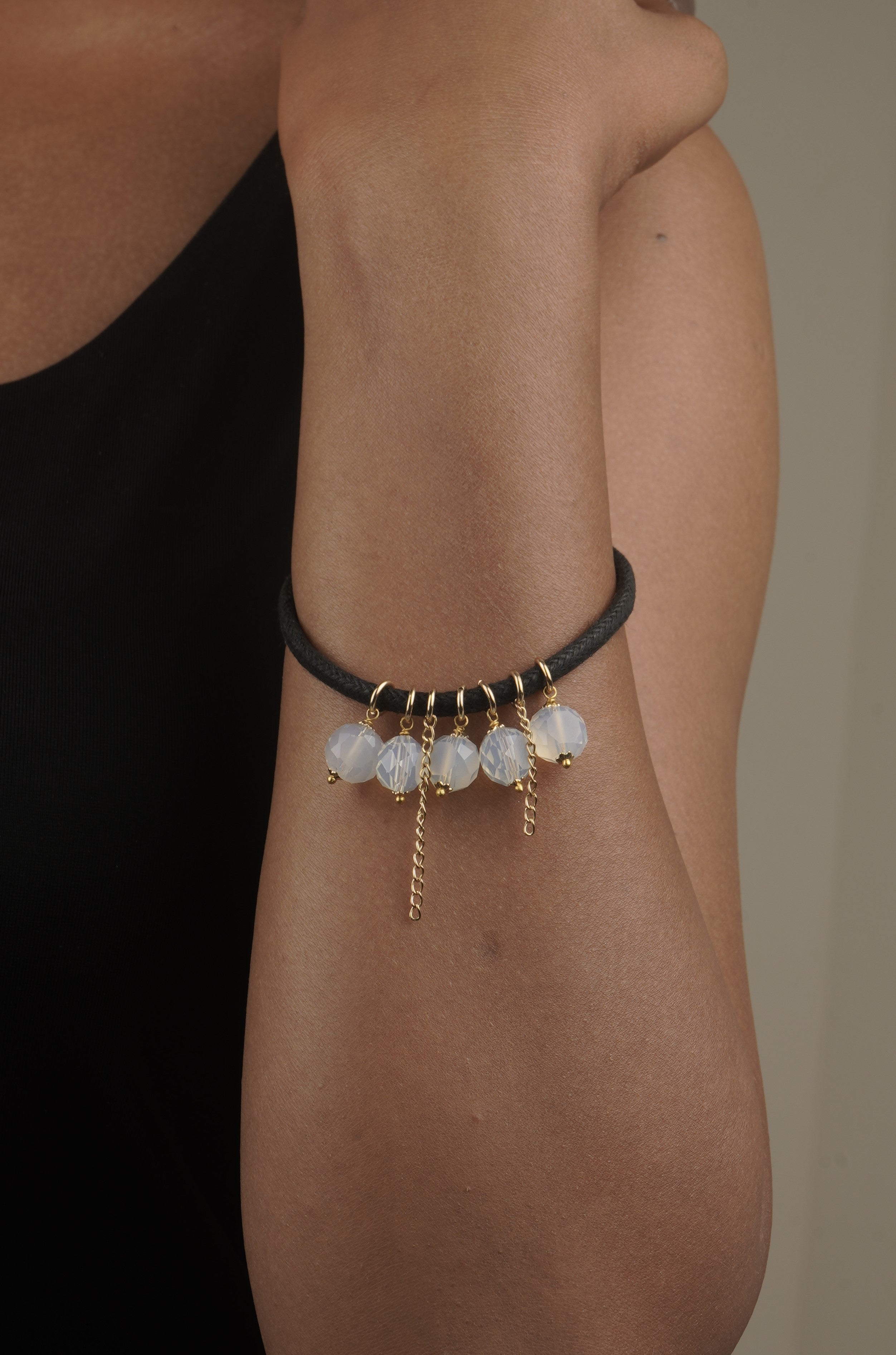 Rakhi Golden Glow Necklace in Citrine 38 mm