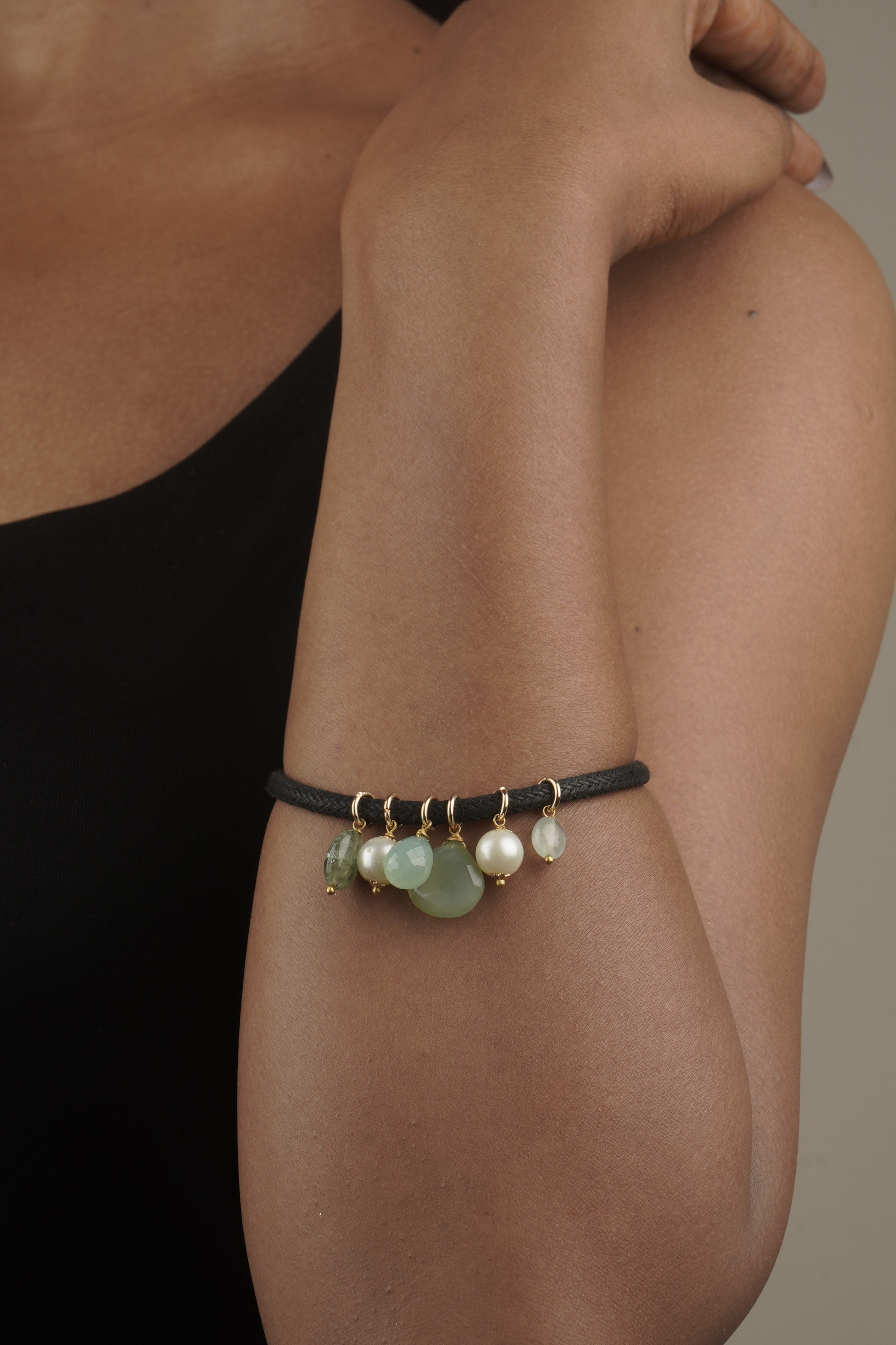 Love bracelet Serene Bliss  in Chalcedony and Pearl 21mm