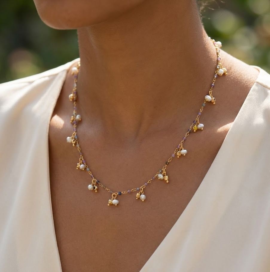 Fine One Necklace with Labradorite and Freshwater Pearls