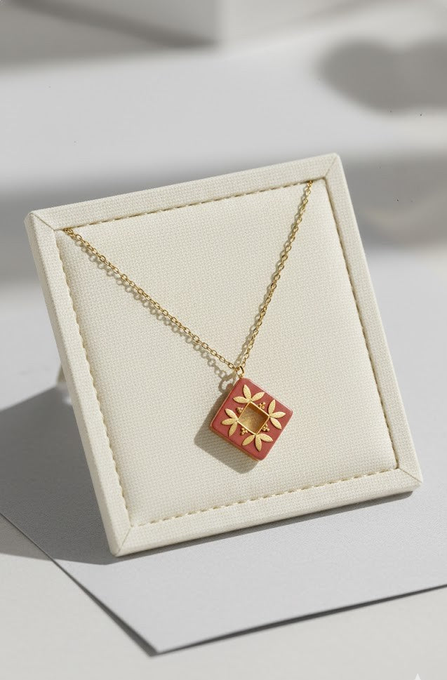 Fine One Necklace - Aventurine and Sustainable Elements