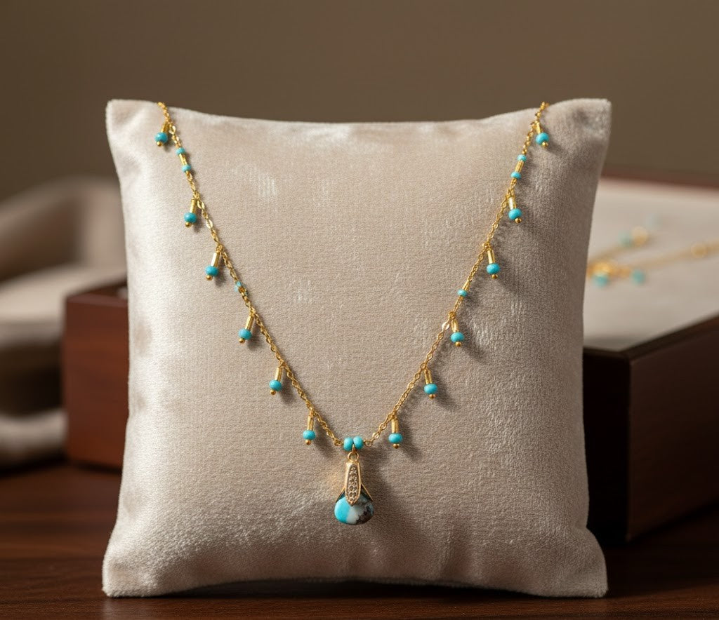 Fine One Necklace: Aquamarine with Natural Stone