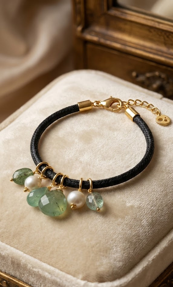 Love bracelet Serene Bliss  in Chalcedony and Pearl 21mm