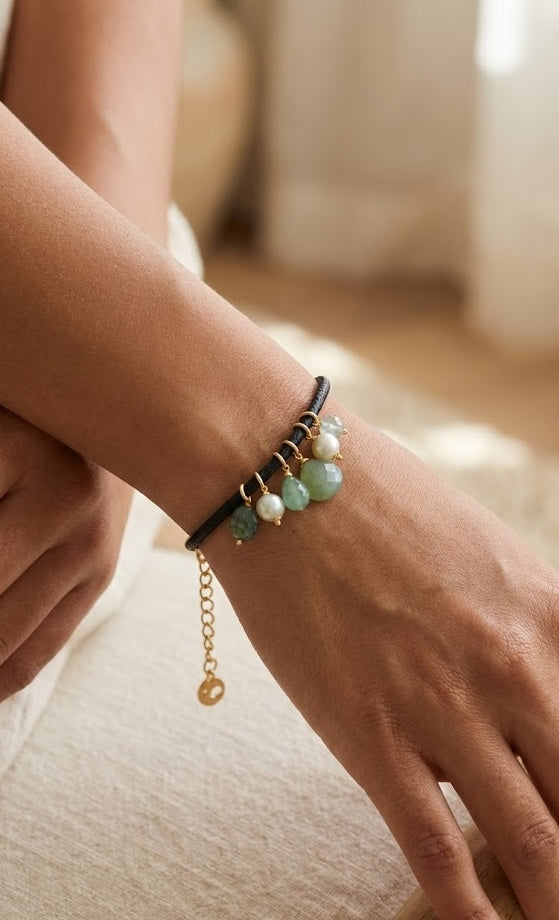 Love bracelet Serene Bliss  in Chalcedony and Pearl 21mm