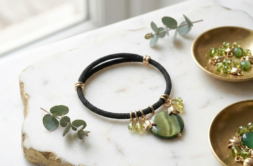 Rakhi Serene Elegance Necklace in Chalcedony and Shell 29mm