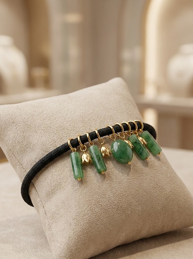 Rakhi Verdant Grace Necklace in Green Onyx 29mm
