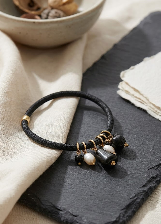 Love bracelet Midnight Elegance  in Black Onyx and Pearls 23 mm