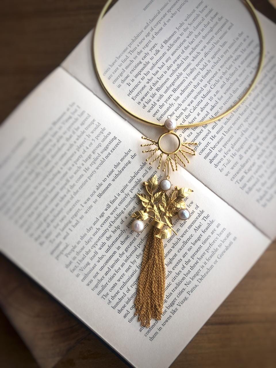 Maya Choker Necklace