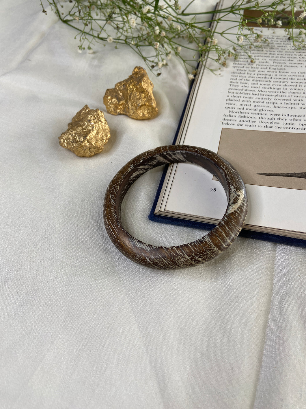 Anvi Textured Bangle
