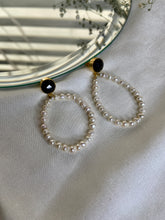 Load image into Gallery viewer, Mogra earrings
