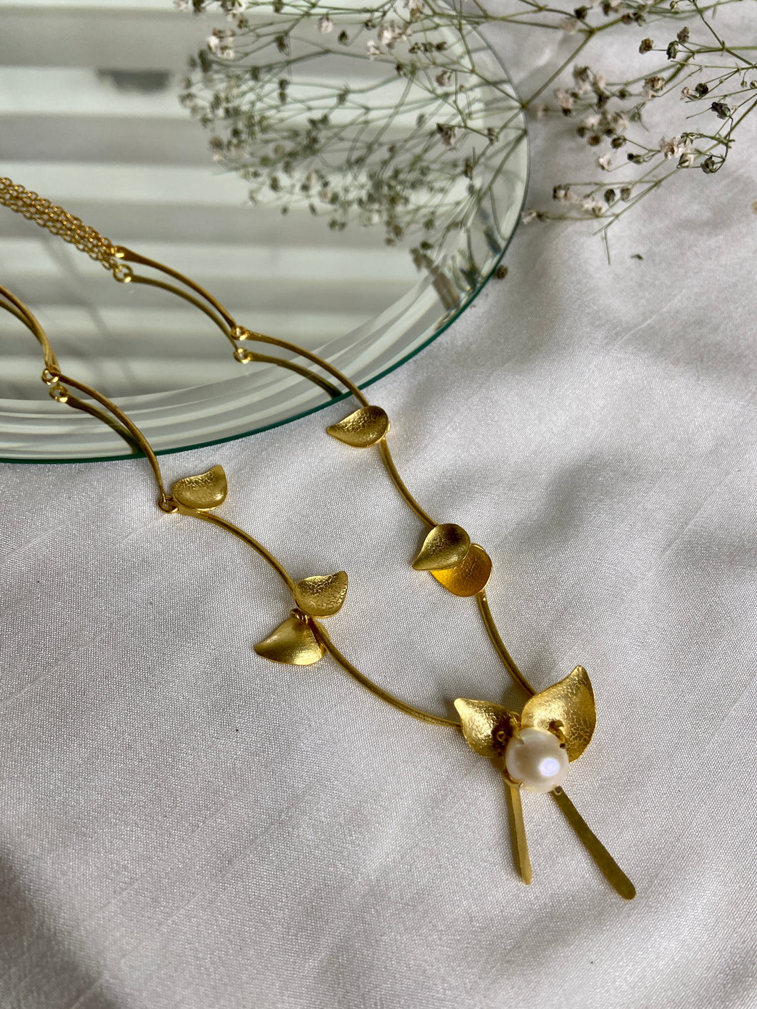 Nature story choker necklace