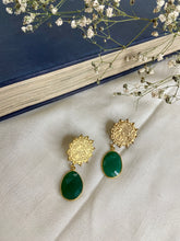 Load image into Gallery viewer, Sahitya drop earrings
