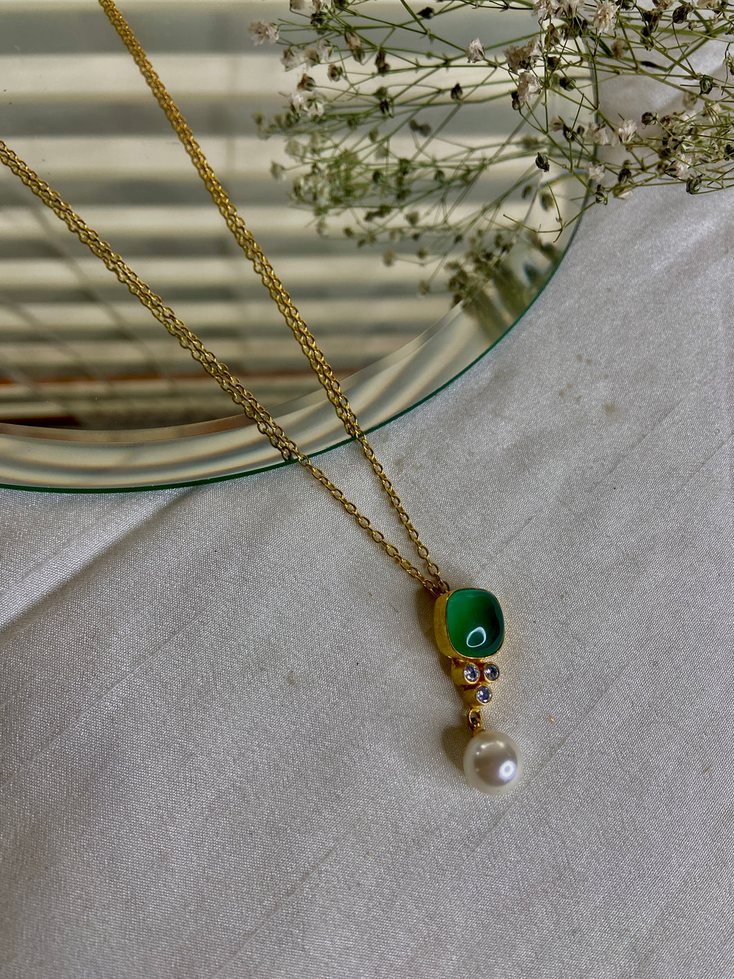 Devi pearl drop necklace