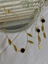 Load image into Gallery viewer, Time to shine necklace set
