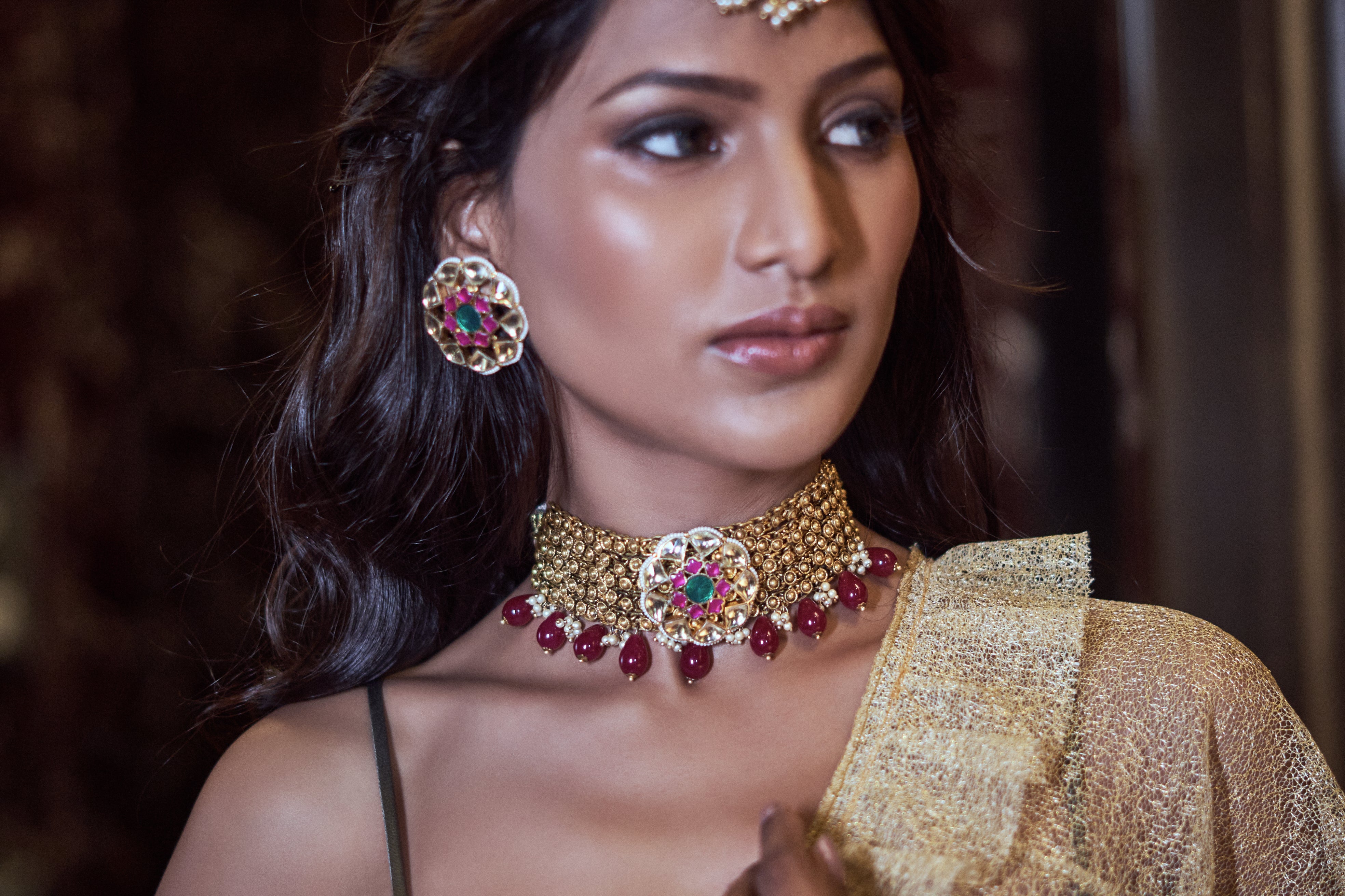 Noor Aarna Choker Set: Gold-Plated Choker with Kundan Details, Ruby Red Stones & Pearls
