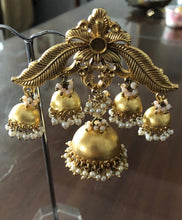 Load image into Gallery viewer, Mehrab Earrings
