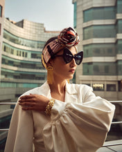 Load image into Gallery viewer, Sona Curtain Earrings
